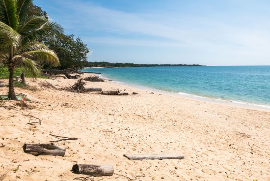 Les perles malaises du sud de Kuala Lumpur: Desaru Coast beach
