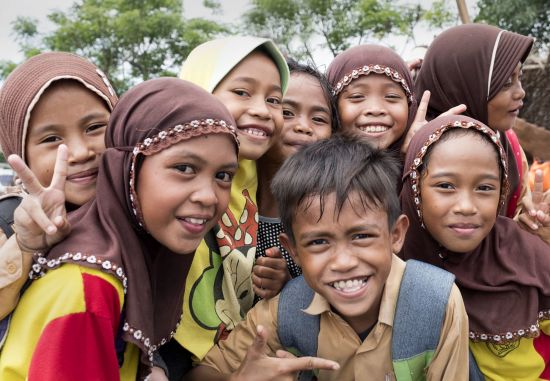 Kreuzfahrt zu den Komodo-Waranen ab Labuan Bajo: Friendly kids