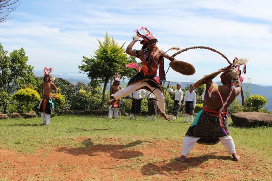 Kreuzfahrt zu den Komodo-Waranen ab Labuan Bajo: local traditions