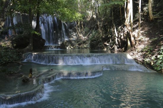 Kreuzfahrt zu den Komodo-Waranen ab Labuan Bajo: Moyo Island Waterfall