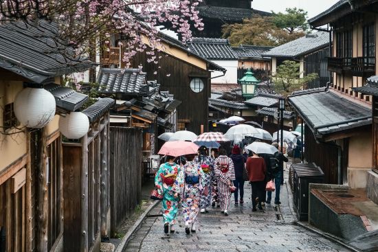 Gruppenreise «Facettenreiches Japan» ab Kyoto: Kyoto - Higashiyama District during Sakura season