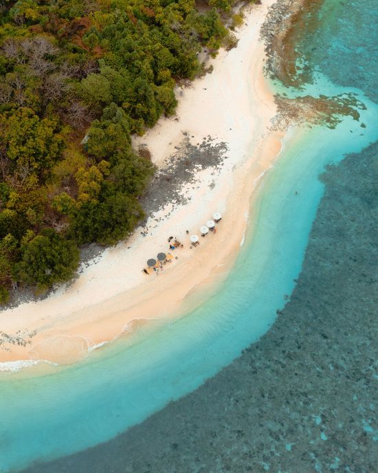 Traumhafte Kreuzfahrt ins Herz der Molukken ab Ambon: Aqua Blu | Beach Sundowner