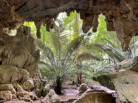 La magie d'Uthai Thani de Bangkok: Cave