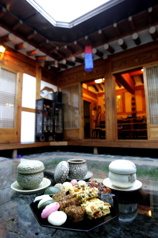 Circuit en groupe «La Corée du Sud authentique» de Séoul: Rice cake with tea