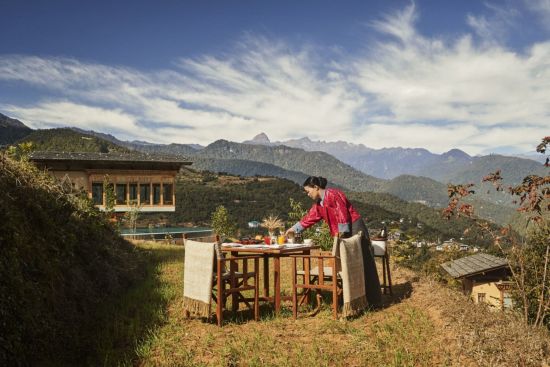 Six Senses Bhutan für Geniesser ab Paro: exterior: f&b: Private breakfast