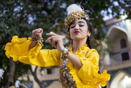Sagenhafte Seidenstrasse im Zug erleben ab Taschkent: Folklore in Buchara