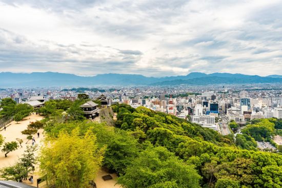 Circuits en voiture de location «Shikoku magique» de Osaka: Panoramic view of Matsuyama city
