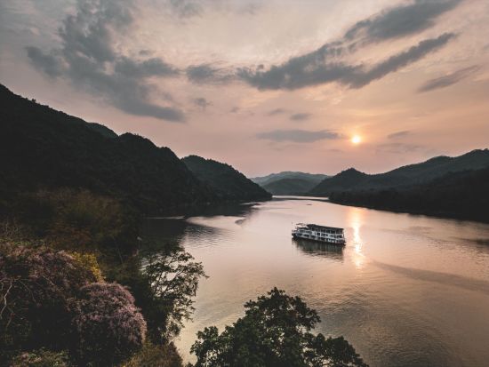 Mekong Magie mit der «Bohème» ab Vientiane: opinion: Boheme at sunset