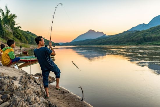 Laos im Rhythmus des Mekong (flussabwärts) ab Huay Xai: Fishermen on the Mekong River
