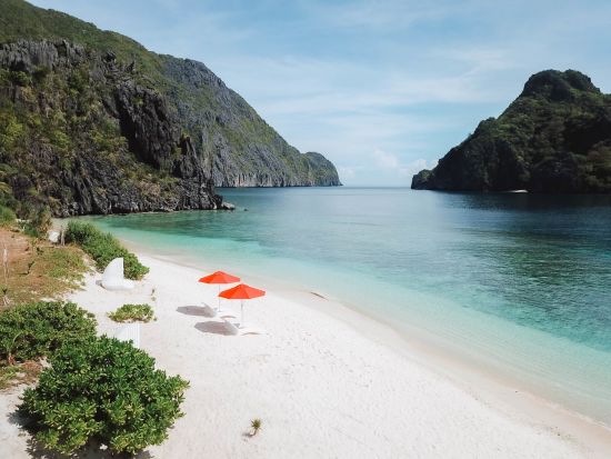 Privater Katamaran im Inselparadies ab Palawan: location: El Nido Yachting Club, Starbeach