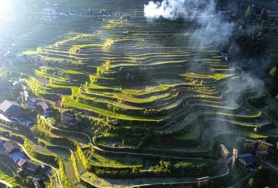 Paysages magiques & traditions vivantes de Guiyang: Jiabang Rice Terraces
