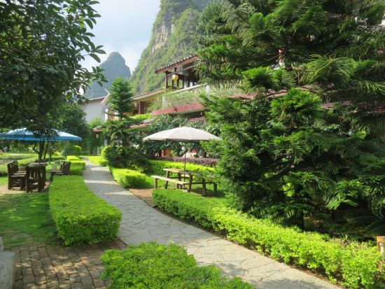 Yangshuo Mountain Retreat: Garden