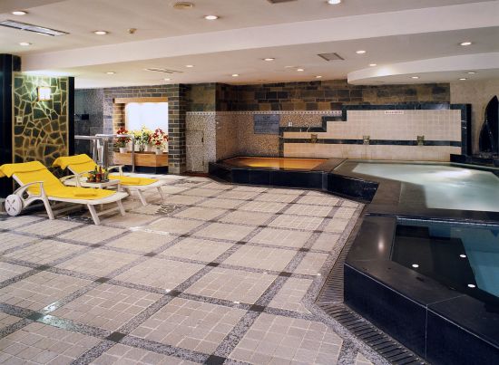 Beijing Xinqiao in Peking:  Whirlpool