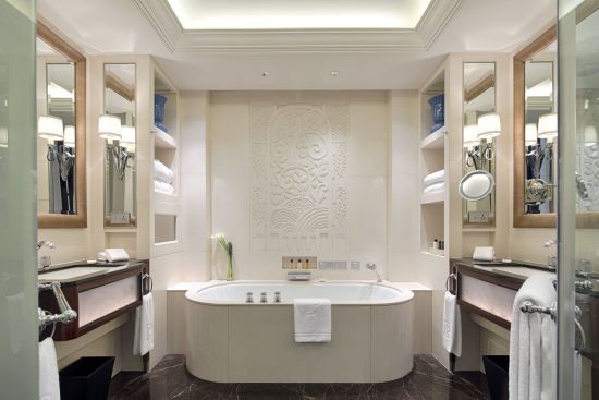 The Peninsula Shanghai:  Deluxe | Bathroom