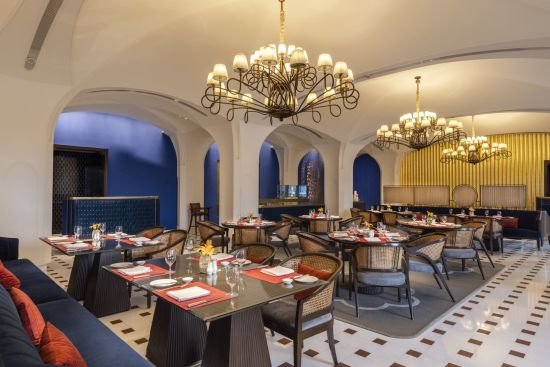 The Oberoi Amarvilas in Agra:  Bellevue Restaurant (1)