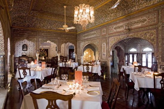 Samode Haveli in Jaipur:  Dining room