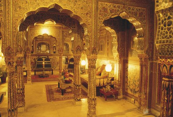 Samode Haveli in Jaipur:  Sheesh Mahal