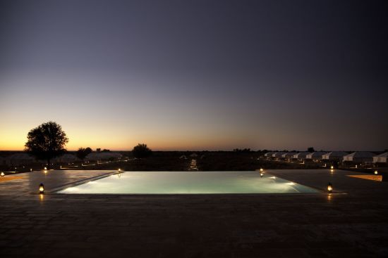 SUJÁN The Serai in Wüste Thar:  The Serai viewed from the pool