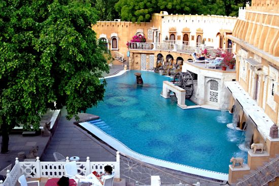 The Ajit Bhawan à Jodhpur: pool: 