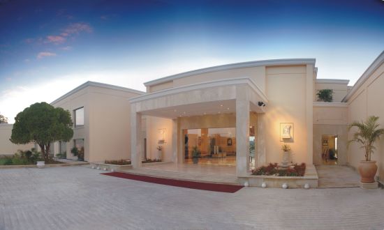 The Lalit Temple View à Khajuraho:  Entrance