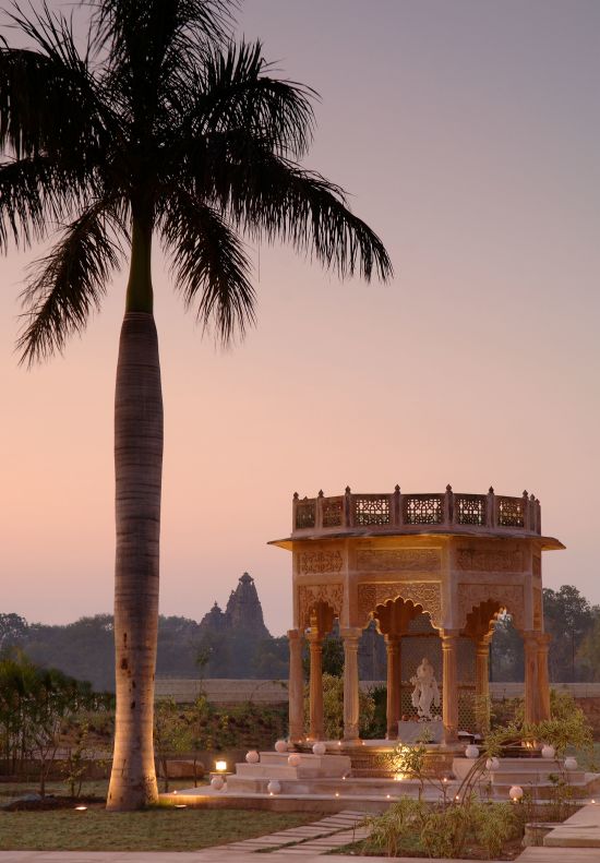 The Lalit Temple View à Khajuraho:  Krishna Temple