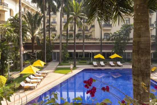 The Oberoi Grand à Kolkata:  Pool