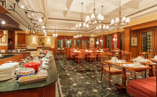 The Oberoi Grand à Kolkata:  La Teresse