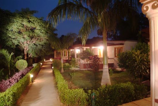 Tiger's Den Resort à Bandhavgarh:  Garden