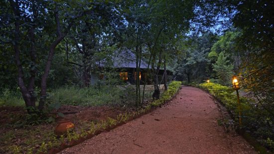 Pench Jungle Camp: exterior: 