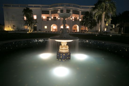 Taj Nadesar Palace à Varanasi: exterior: 