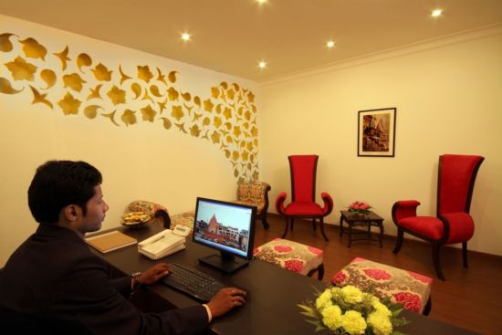 Suryauday Haveli in Varanasi:  Lobby