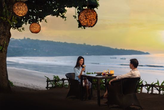 InterContinental Bali Resort in Südbali:  beach: f&b: Sunset Beach Bar & Grill