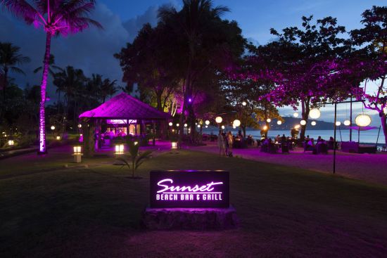 InterContinental Bali Resort in Südbali:  beach: f&b: Sunset Beach Bar & Grill - Night Time
