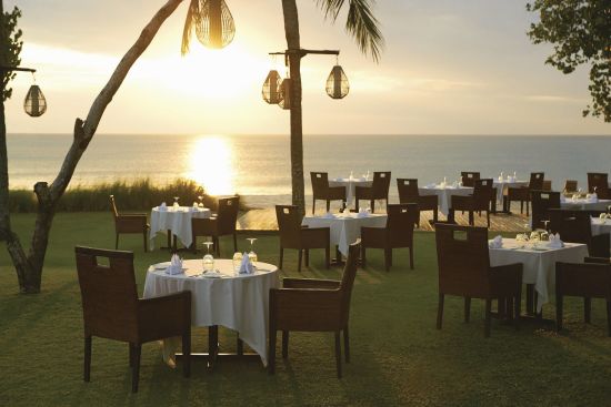 Jimbaran Puri, A Belmond Hotel in Südbali:  Restaurant on the beach