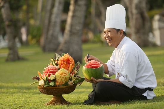 Nusa Dua Beach Hotel & Spa-Handwritten Collection à Sud de Bali:  Fruit carving