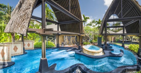 The St. Regis Bali Resort in Südbali:  Remede Spa - Aqua Vitale Pool