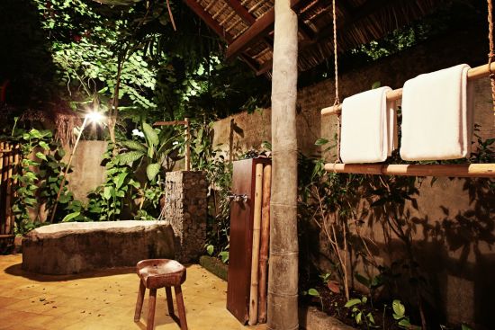 Tugu Lombok:  Bhagavat Gita Suite | Outdoor Bathroom