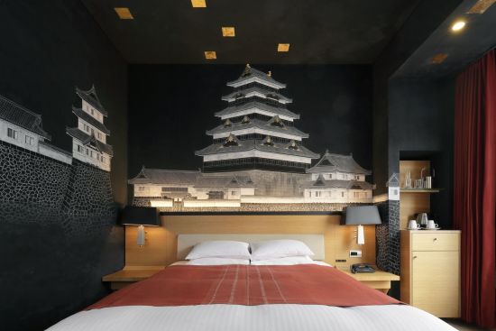 Park Hotel Tokyo:  Artist