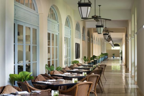 Raffles Hotel Le Royal à Phnom Penh: Cafe Monivong