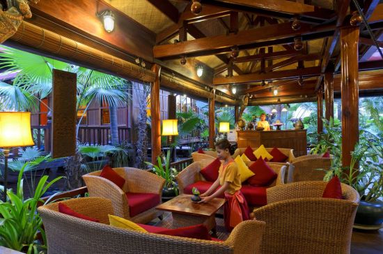 Angkor Village Hotel à Siem Reap:  Lobby Lounge in the evening