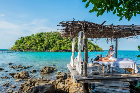 Song Saa Private Island in Koh Rong:  outdoor spa sala