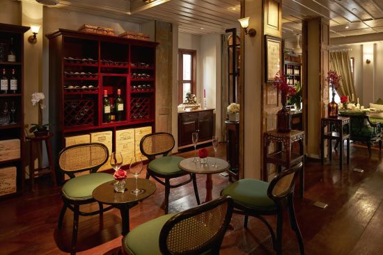 Burasari Heritage à Luang Prabang:  RedRose Wine Bar