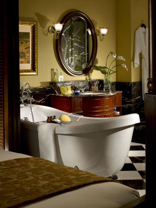 The Majestic Malacca:  Deluxe | Bathroom