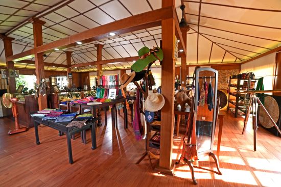 Bagan Thiripyitsaya Sanctuary Resort:  Souvenir