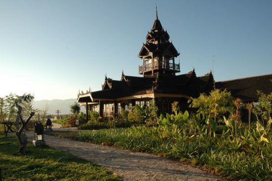 Inle Resort & Spa in Inle Lake:  Reception