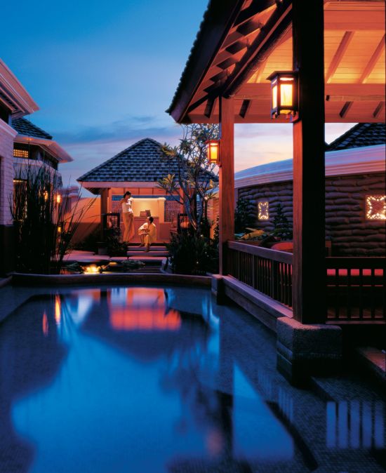 Shangri-La's Mactan Resort & Spa in Cebu:  Karakal Vitality Pool