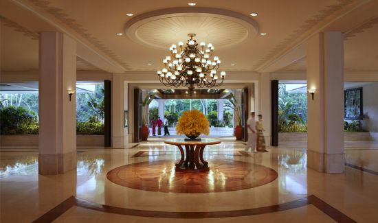 Shangri-La's Mactan Resort & Spa in Cebu:  Resort Lobby