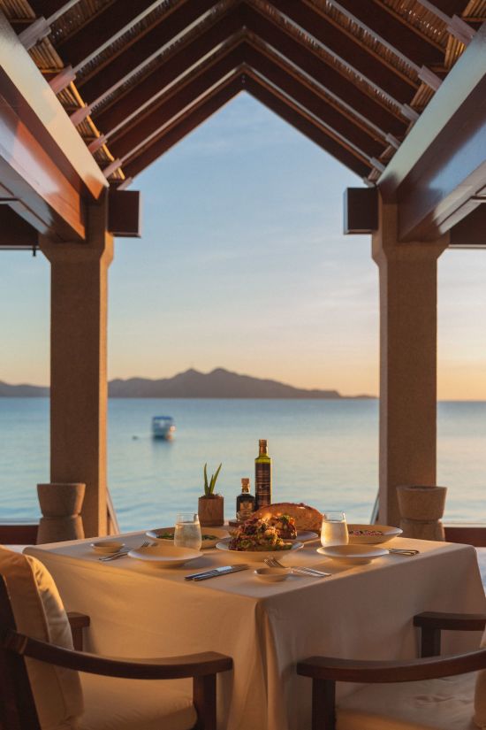Amanpulo à Palawan:  Beachclub Table with View 