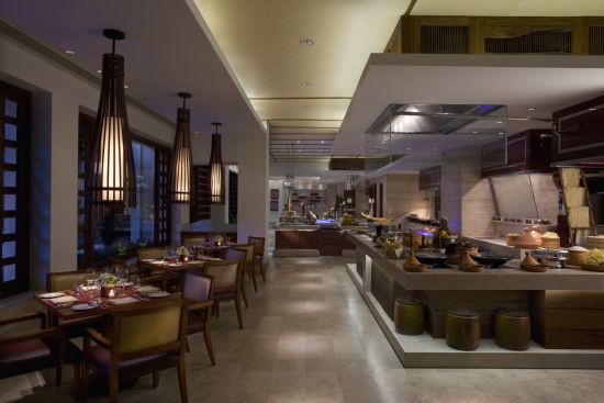 The Peninsula à Manille:  Escolta Buffet