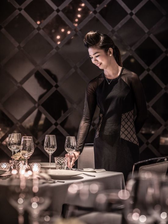 The Peninsula à Manille:  Old Manila